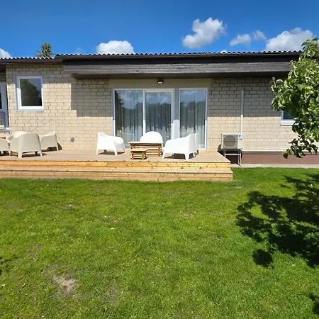 Pihtla Poik Kuelalistemaja #1