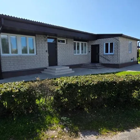 Pihtla Poik Kuelalistemaja #1 Apartment