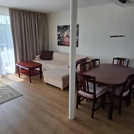 Apartment Pihtla Poik Kuelalistemaja #1 Kuressaare