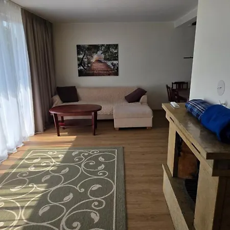 Pihtla Poik Kuelalistemaja #1 Kuressaare