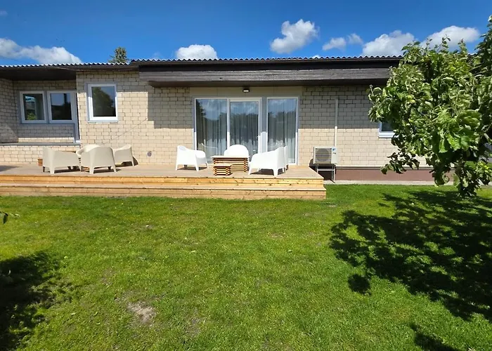 Pihtla Poik Kuelalistemaja #1